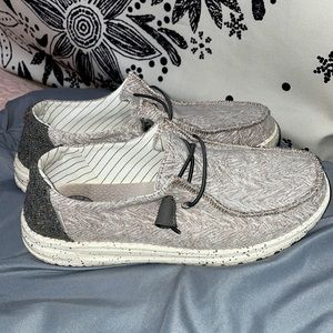 Hey Dude Wendy shoes, size 8, tan